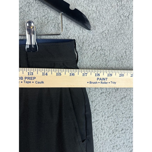 Izod Golf Pants Mens 32x30 Black Stretch Performance Lightweight Trousers Preppy - Picture 3 of 9